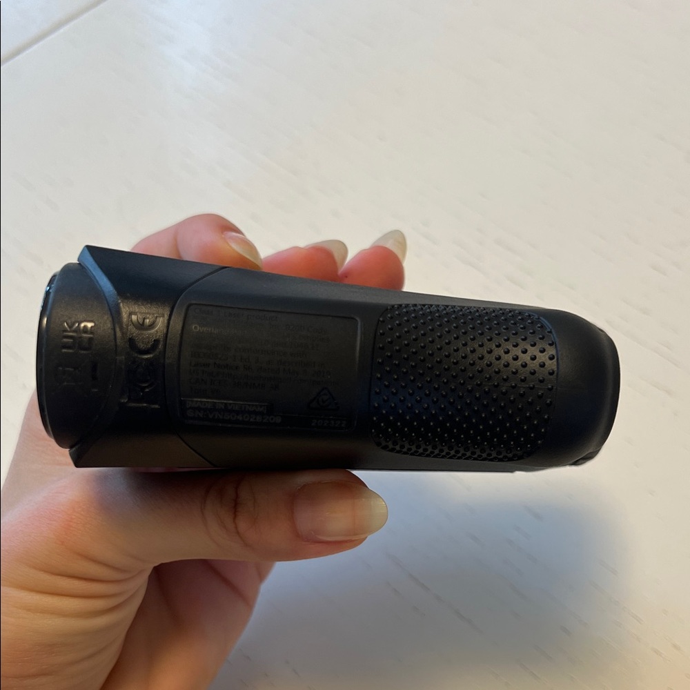 Bushnell Black and Blue Rangefinder - Picture 4 of 6